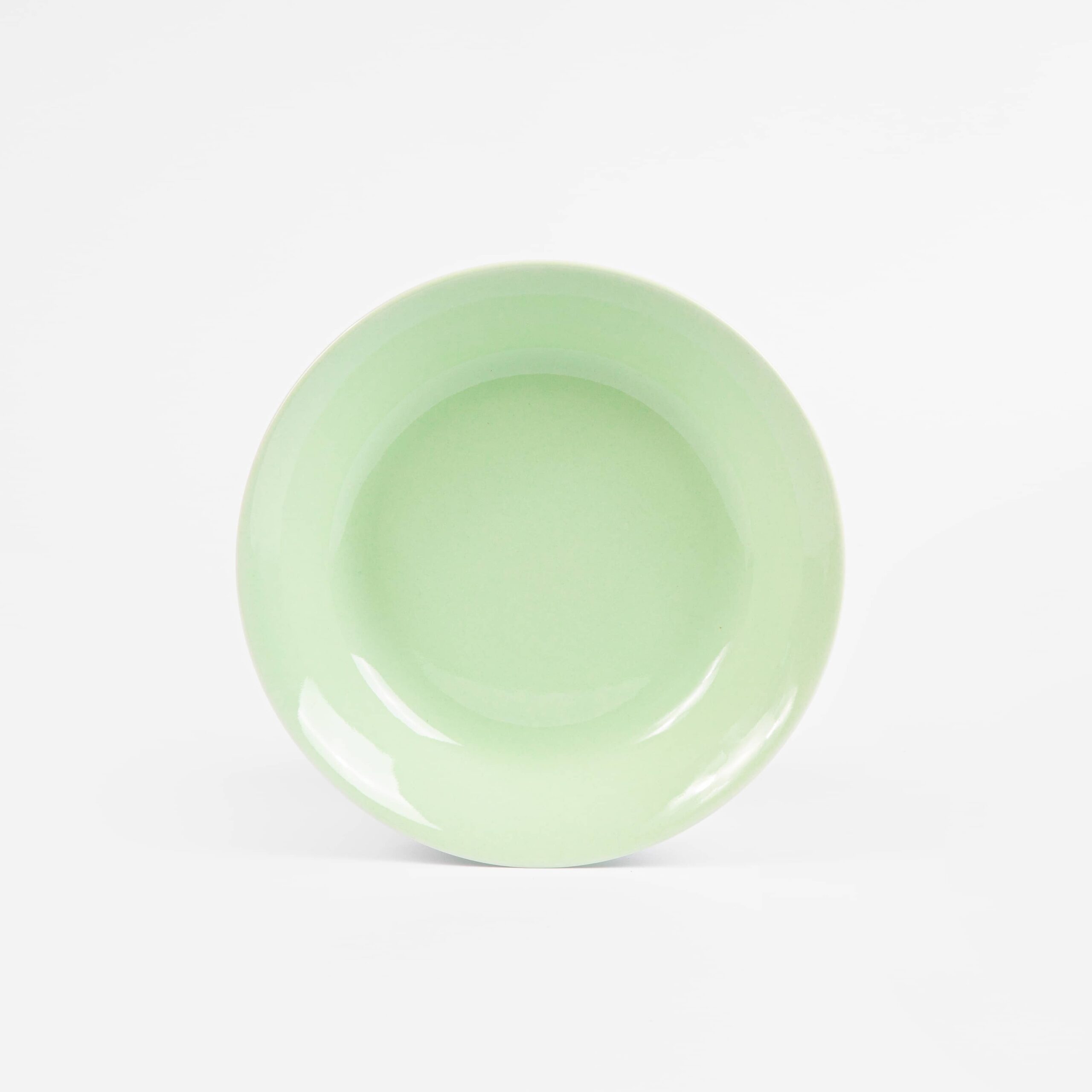 ogre-la-fabrique-essentielle-assiette-creuse-porcelaine-vert-amande image 1