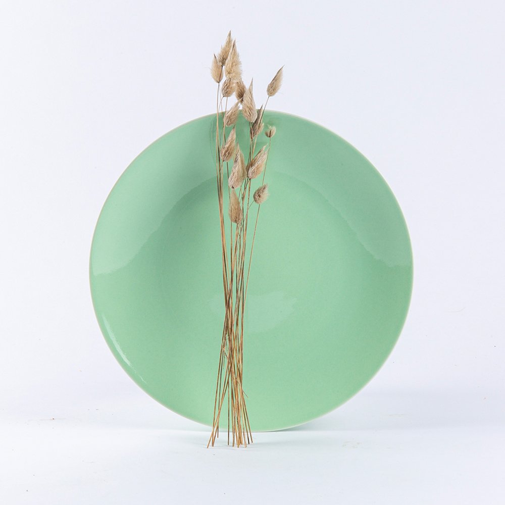 ogre-la-fabrique-essentielle-grande-assiette-plate-porcelaine-vert-amande-25-cm image 1