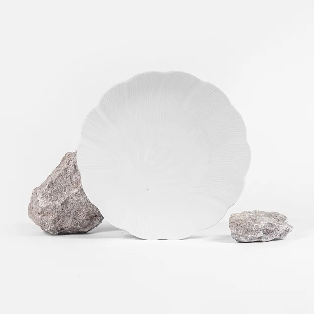 ogre-la-fabrique-tahiti-assiette-plate-porcelaine-blanche-festonn-e-25-cm image 1