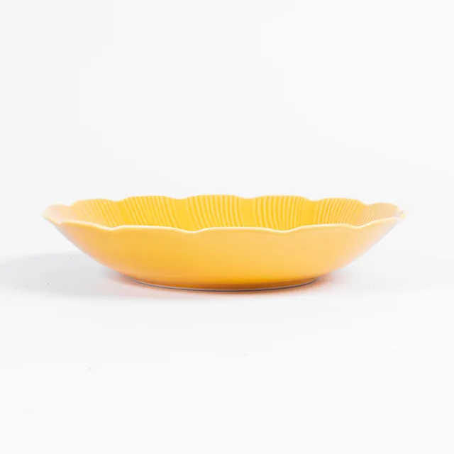 ogre-la-fabrique-tahiti-assiette-creuse-jaune-festonn-e-22-cm image 1