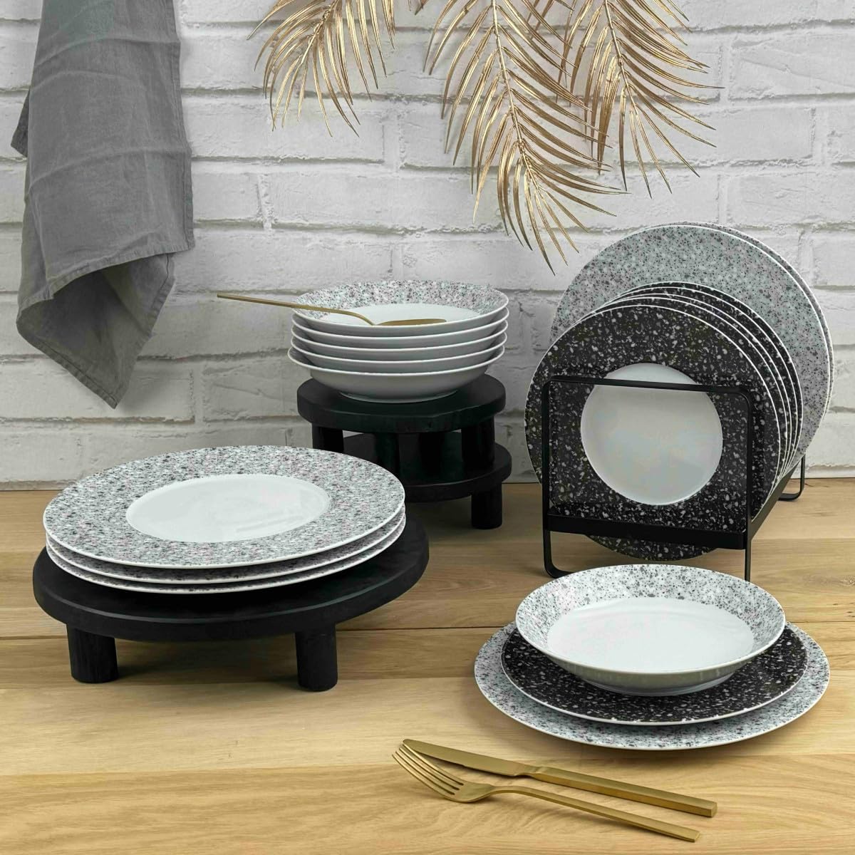 m-dard-de-noblat-cosmo-service-18-assiettes-porcelaine-gris image 4
