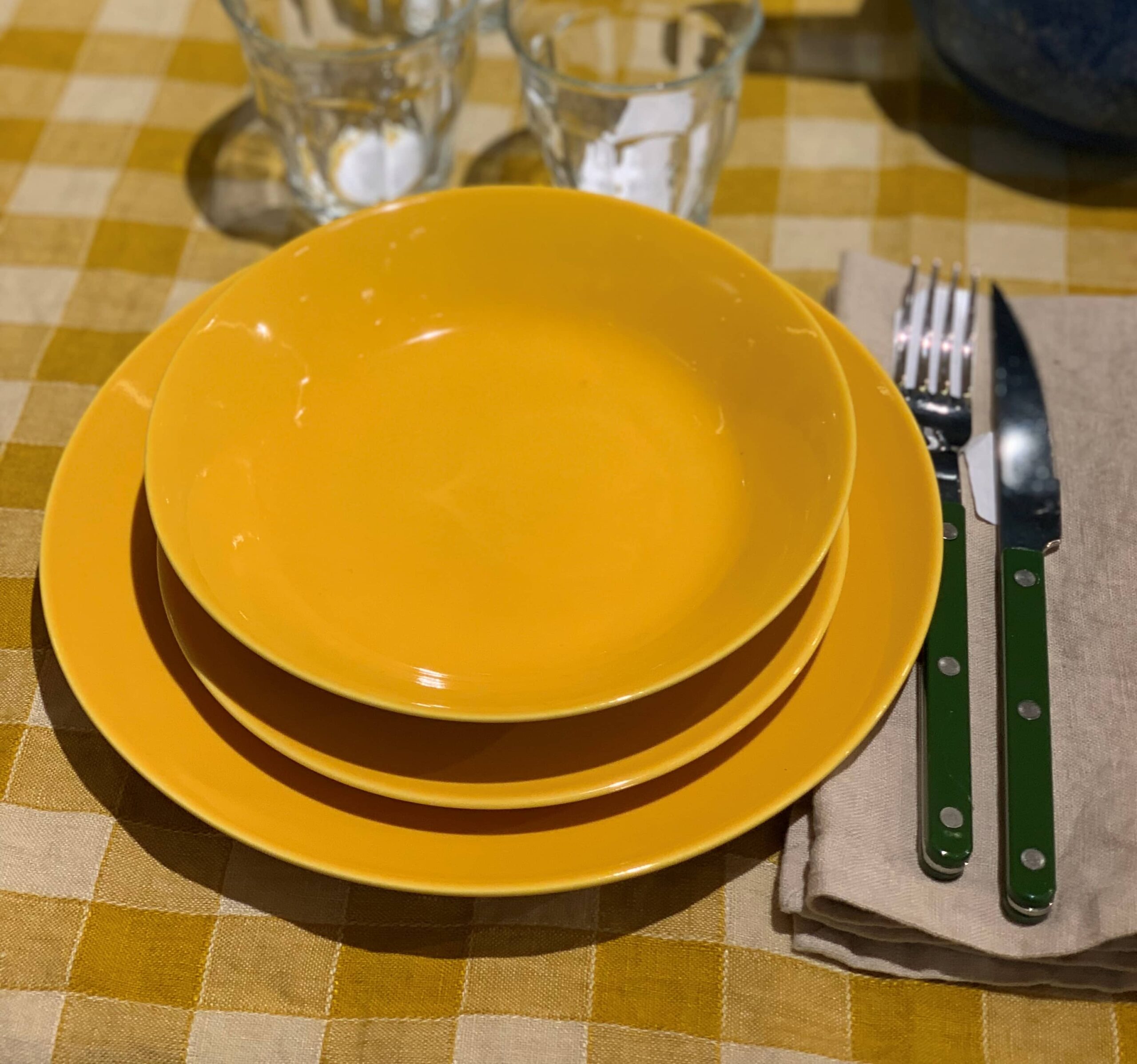 ogre-la-fabrique-essentielle-assiette-creuse-porcelaine-jaune-moutarde-19cm image 4
