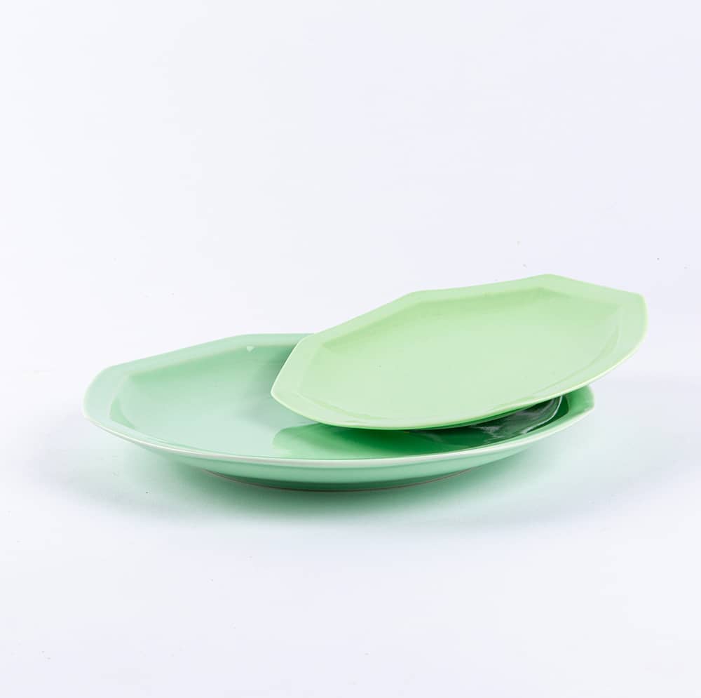 ogre-la-fabrique-intemporelle-grande-assiette-plate-octogonale-vert-amande image 2