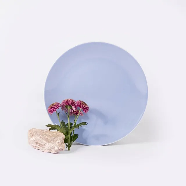 ogre-la-fabrique-essentielle-assiette-plate-bleu-pastel-25-cm image 1