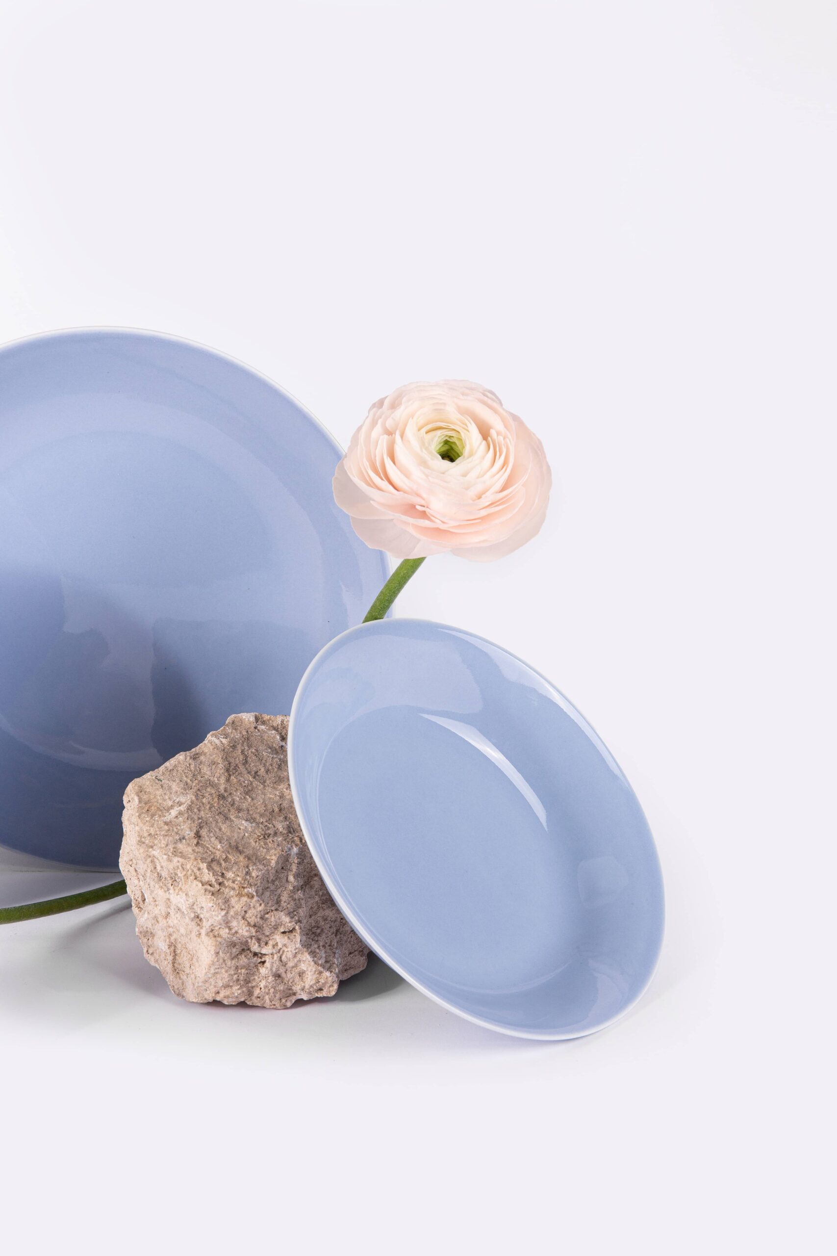 ogre-la-fabrique-intemporelle-assiette-creuse-porcelaine-bleu-pastel-19-cm image 4