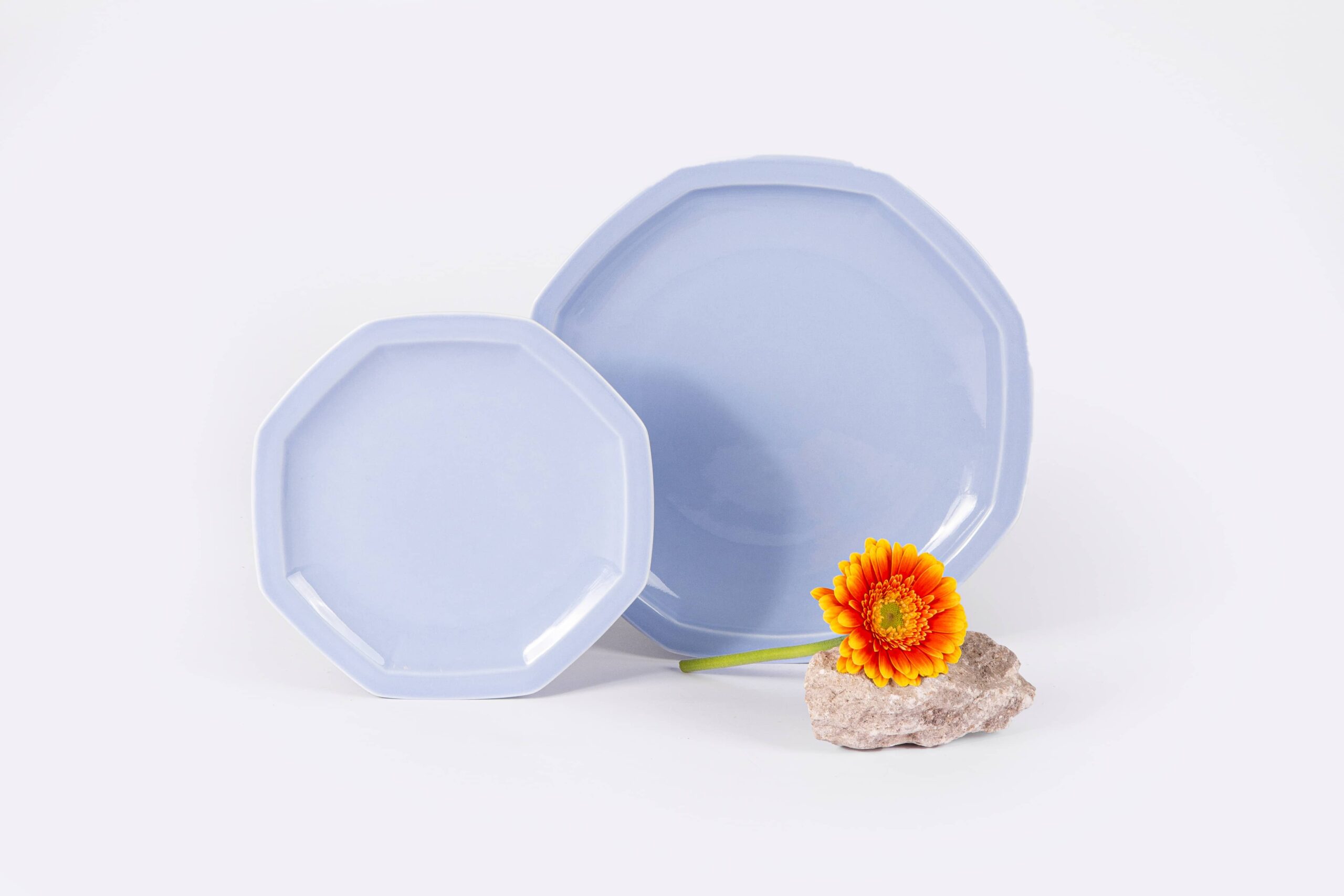 ogre-la-fabrique-intemporelle-assiette-plate-octogonale-bleu-pastel-24-5-cm image 3