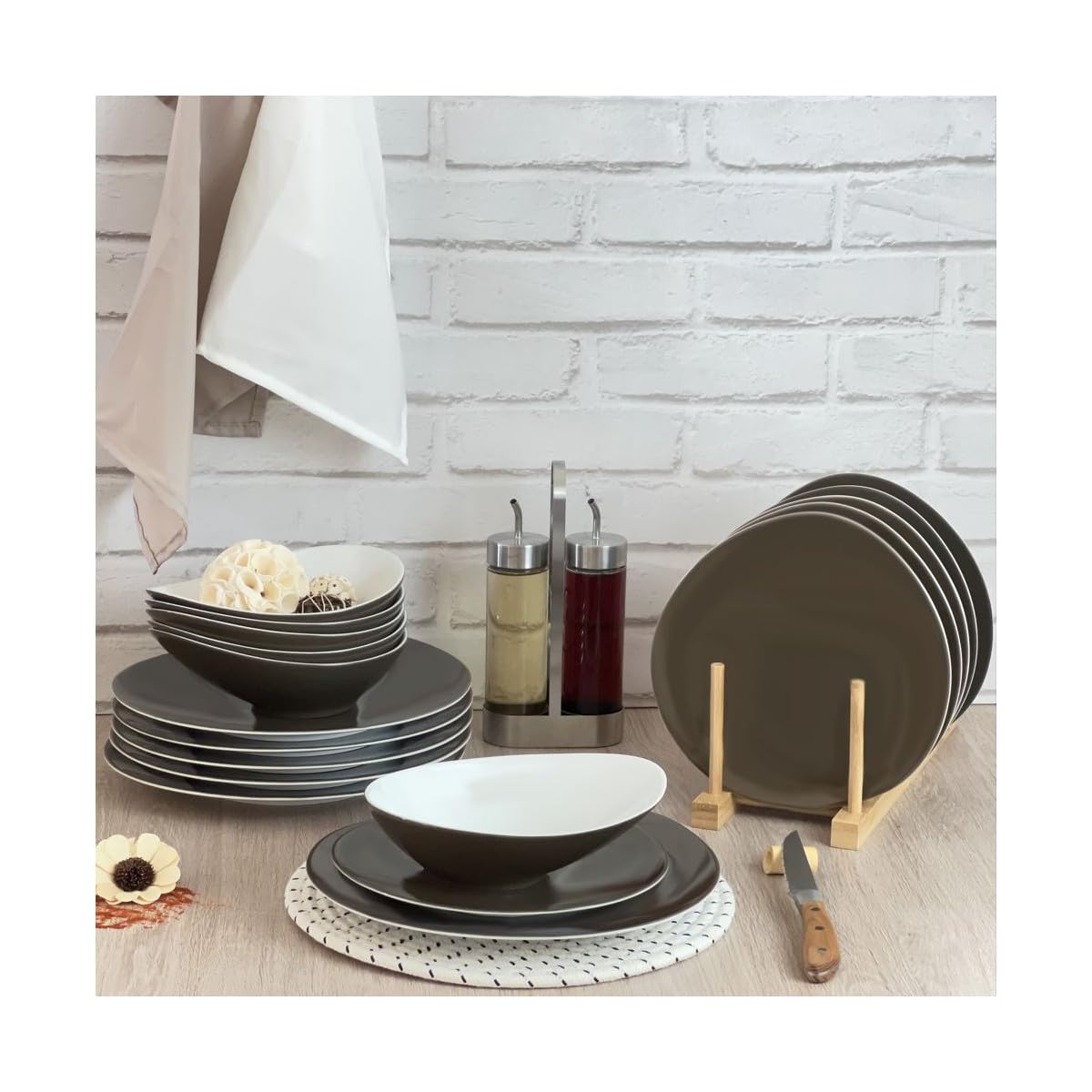 m-dard-de-noblat-sven-assiette-dessert-porcelaine-22-5-cm-taupe-fonc-x6 image 3