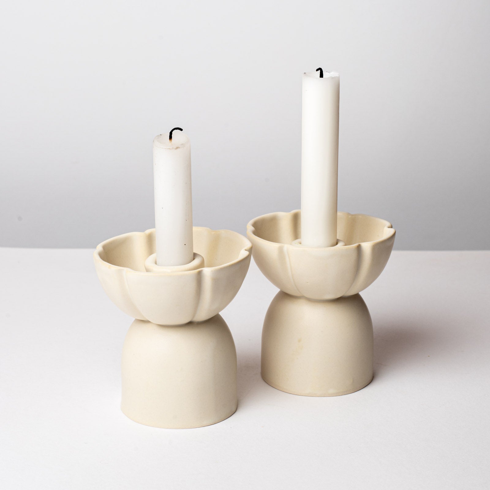 jeda-c-ramique-bougeoirs-fleur-bougeoirs-cr-me-mat-lot-2 image 1
