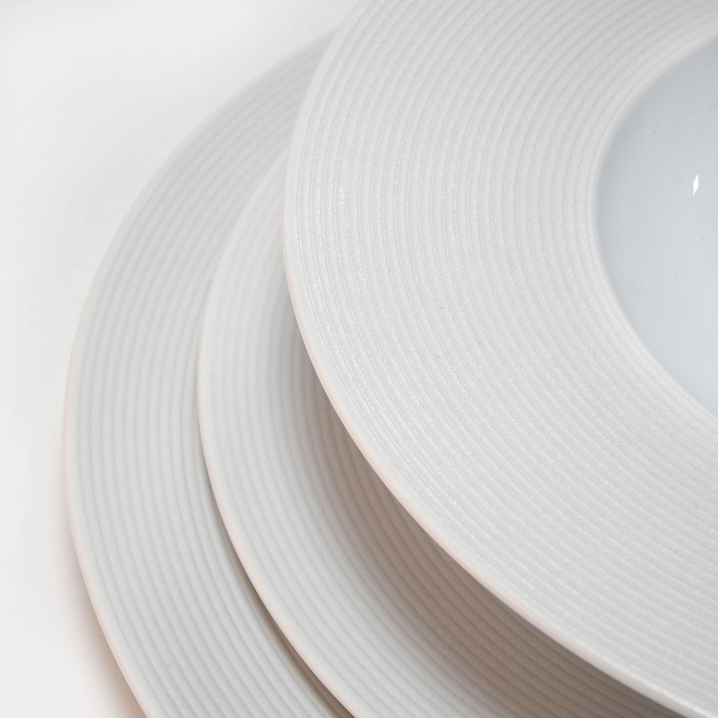 m-dard-de-noblat-batik-service-18-assiettes-porcelaine-blanc image 6
